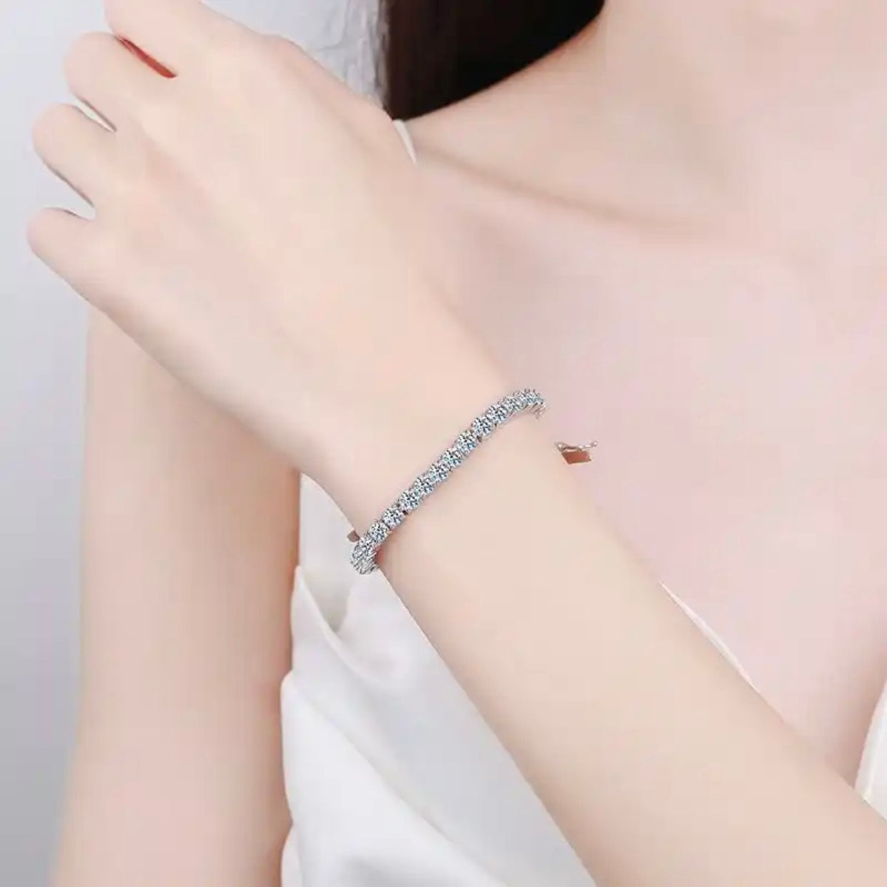 JAMIE LEE STERLING SILVER MOISSANITE TENNIS BRACELET