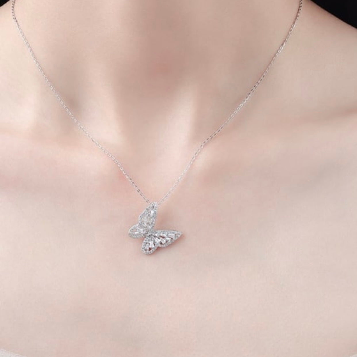 SAVINA STERLING SILVER BLING BUTTERFLY NECKLACE