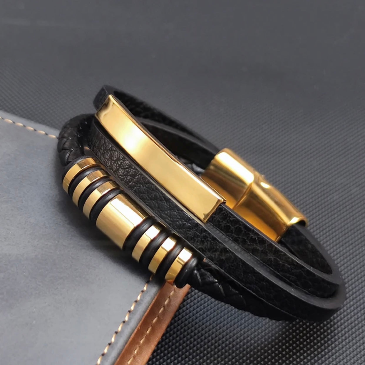 KINGSTON LEATHER TRIO BAND BRACELET