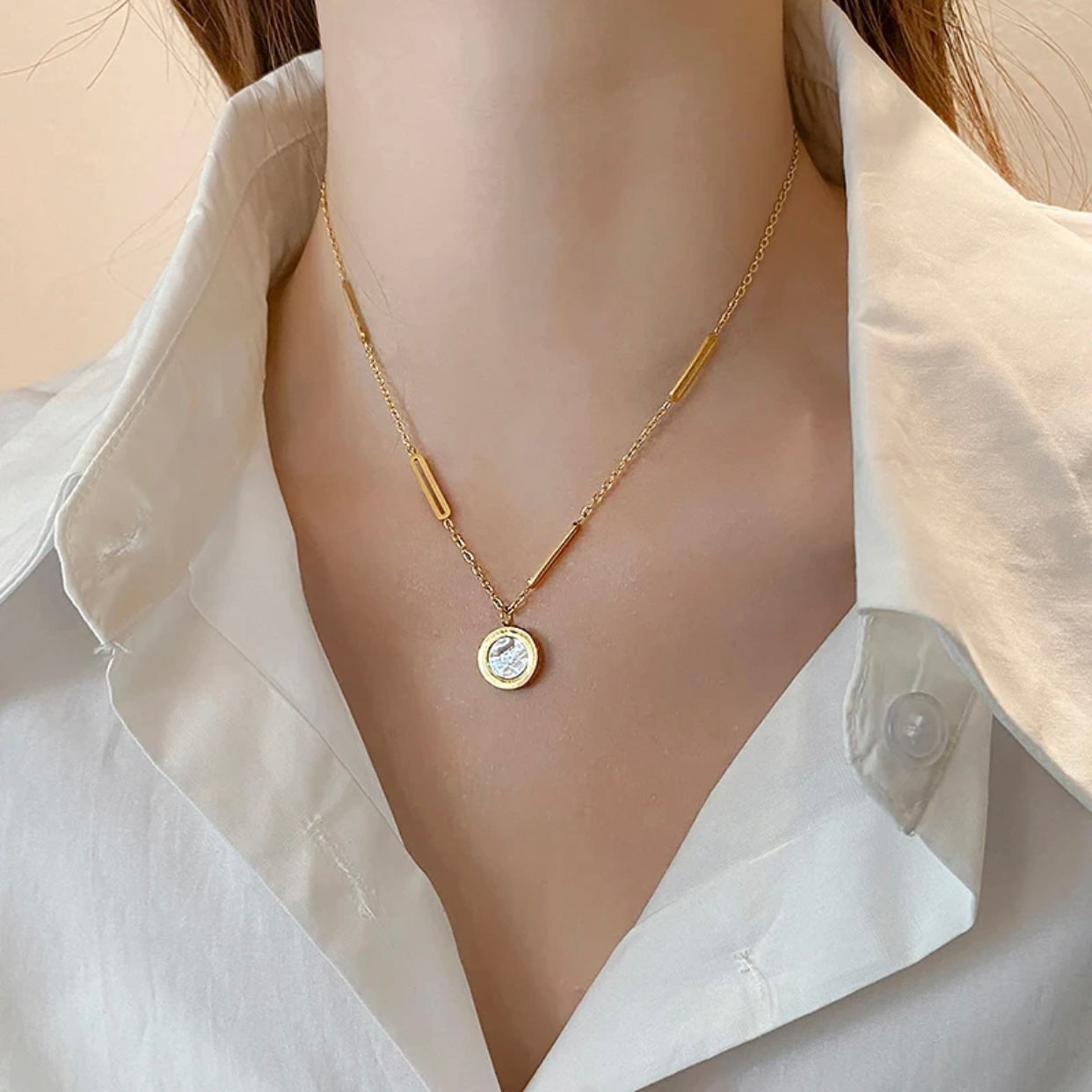 BELLA ROMAN NUMERAL LINK CHAIN NECKLACE