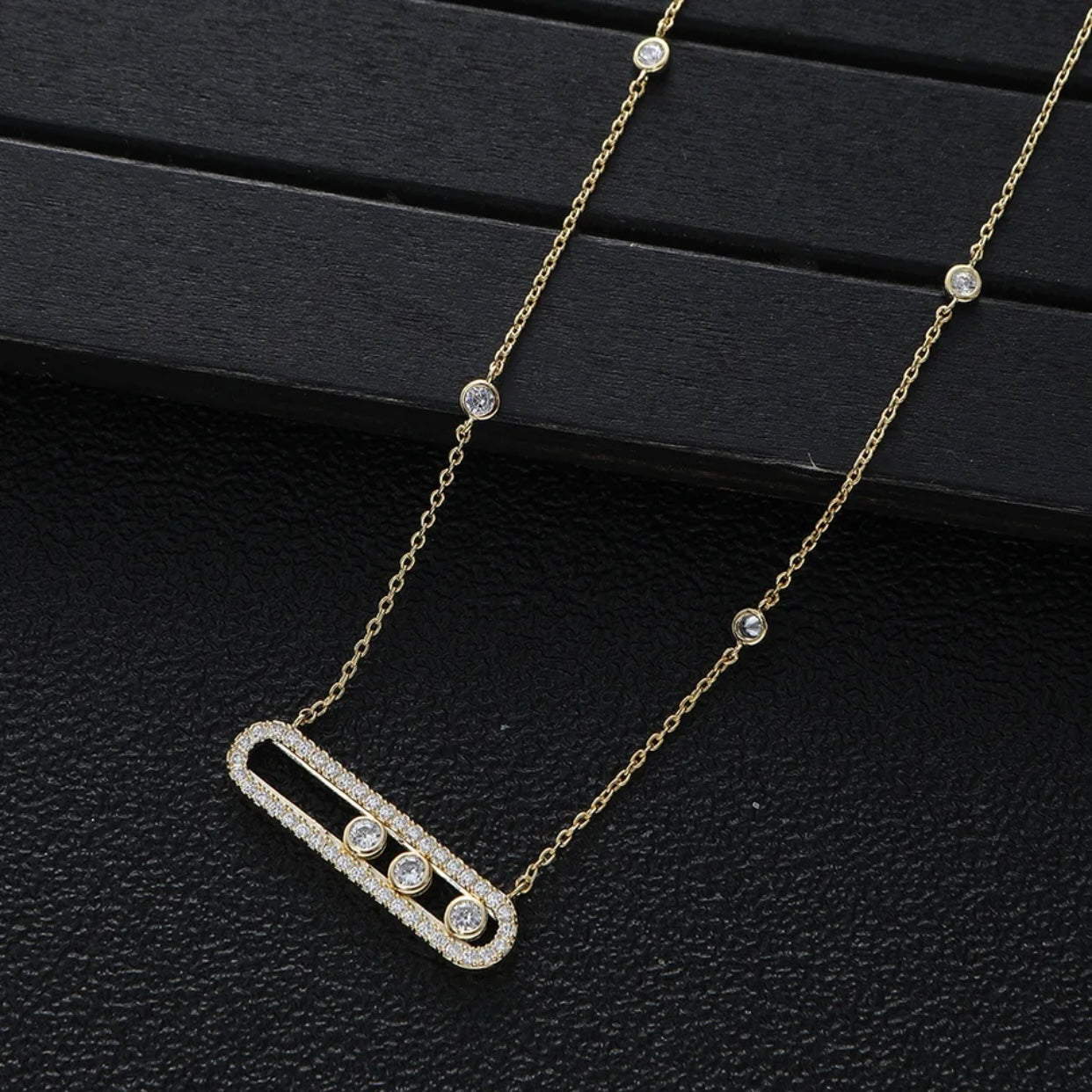 ACANTHA STERLING SILVER 3 DIAMONDS NECKLACE
