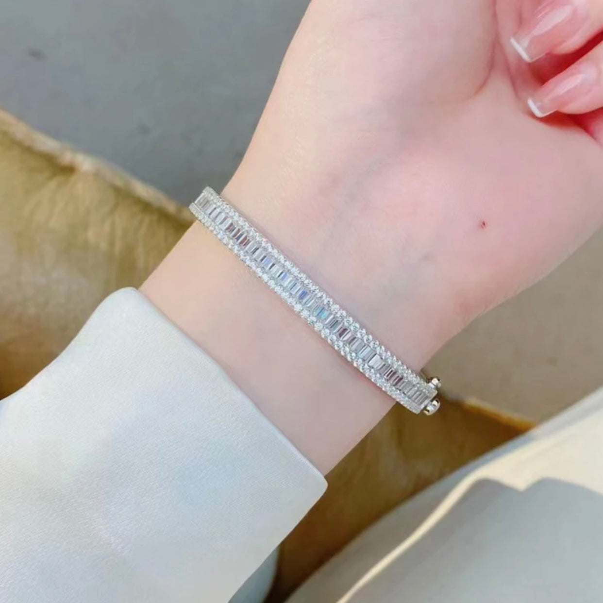 GIADA STERLING SILVER MOISSANITE DIAMOND BANGLE BRACELET