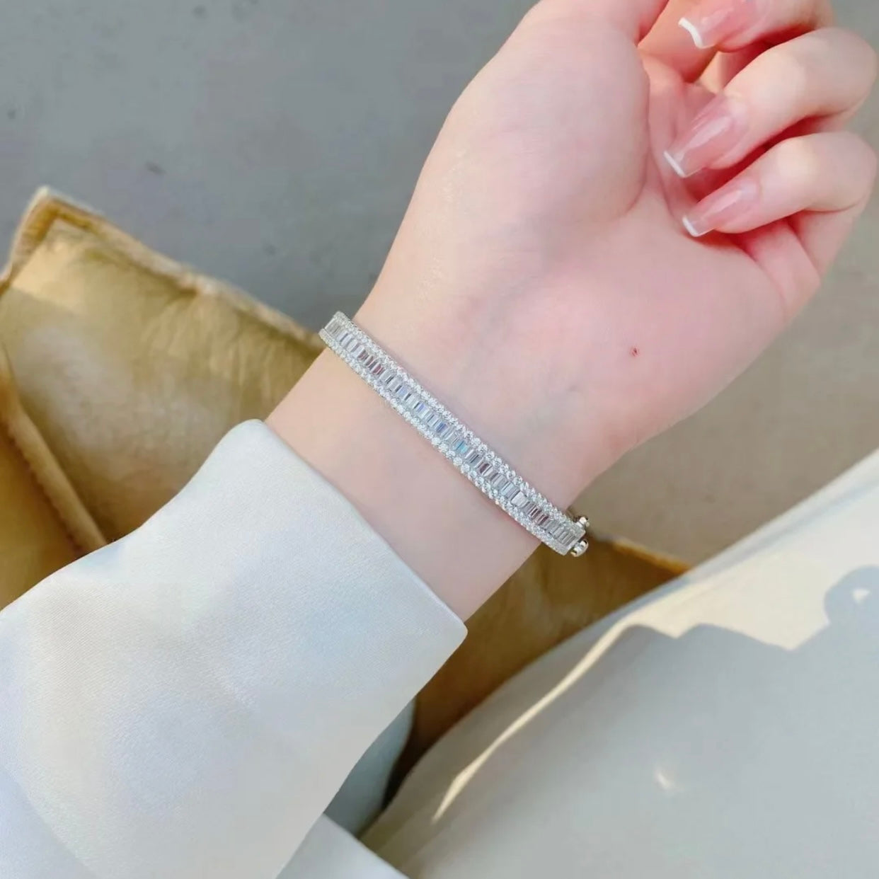 GIADA STERLING SILVER MOISSANITE DIAMOND BANGLE BRACELET
