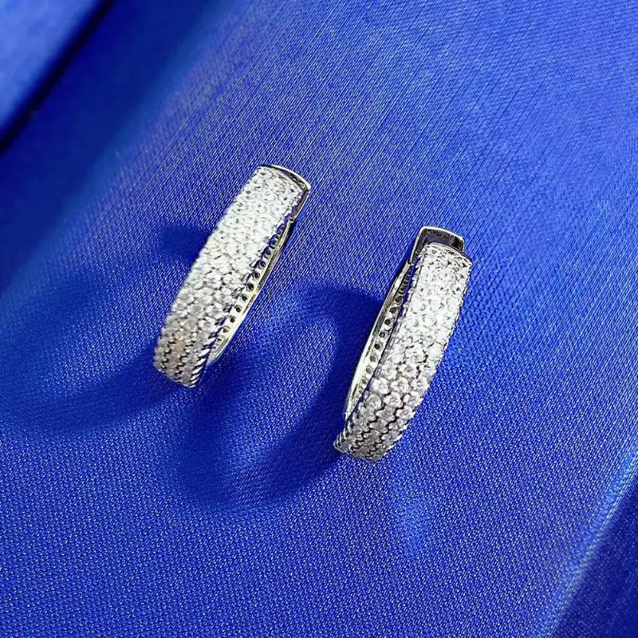 ALIVIA STERLING SILVER MOISSANITE SMALL HOOP EARRINGS