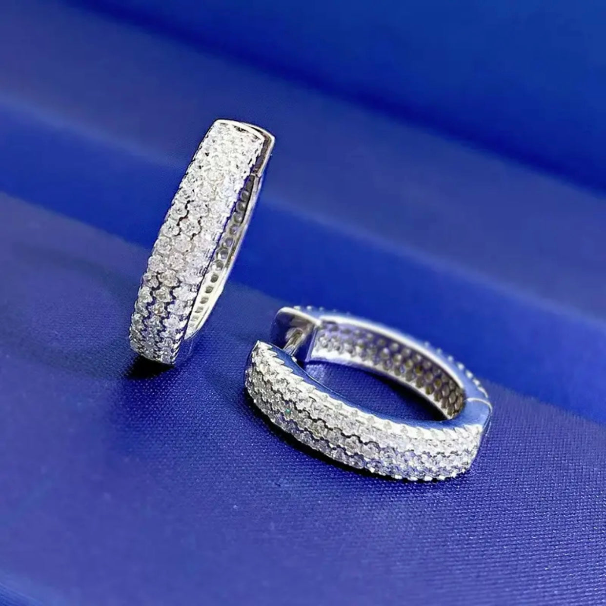 ALIVIA STERLING SILVER MOISSANITE SMALL HOOP EARRINGS