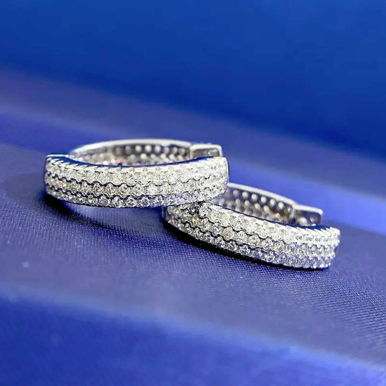 ALIVIA STERLING SILVER MOISSANITE SMALL HOOP EARRINGS