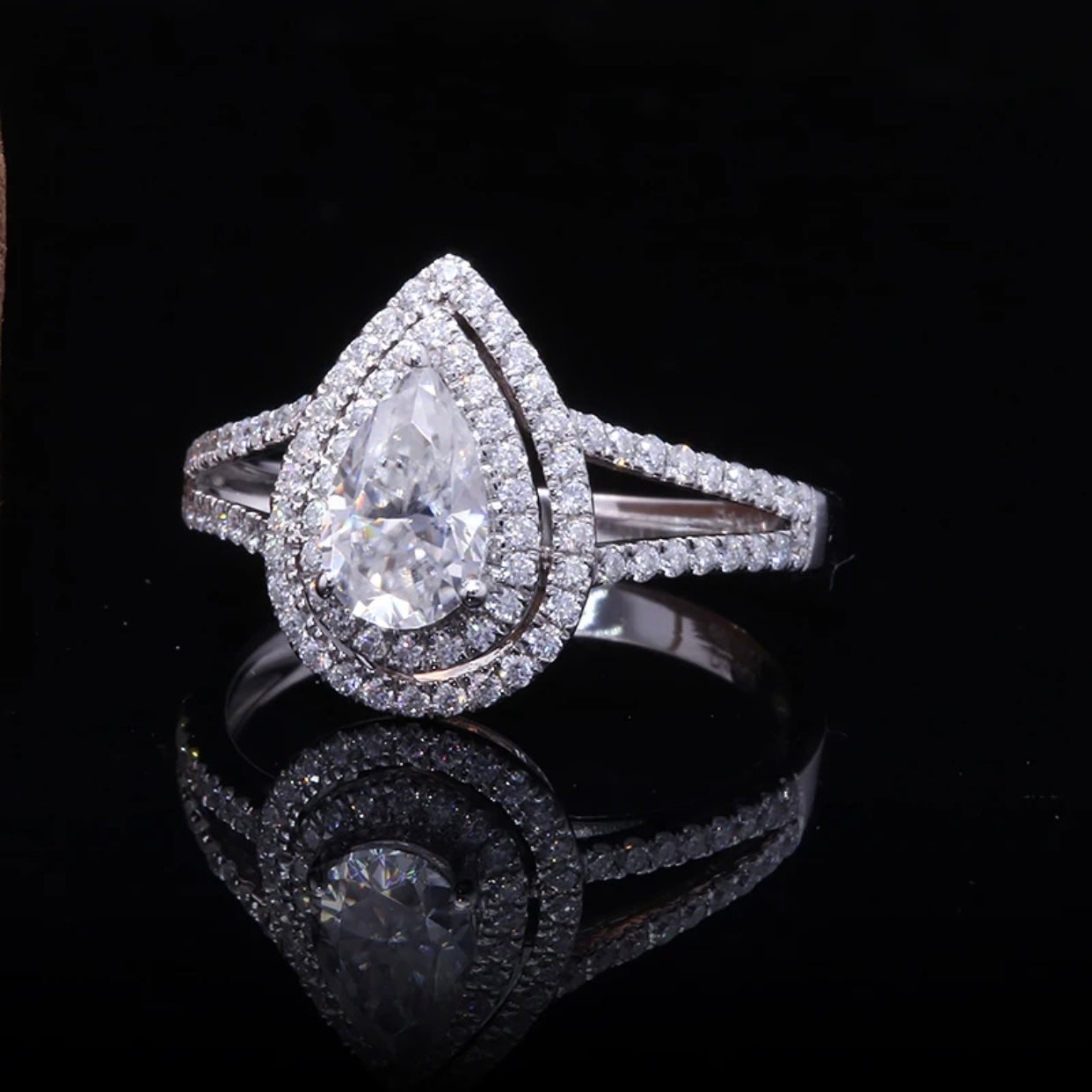 PEAR CUT 1CT WHITE GOLD LAB GROWN DIAMOND
