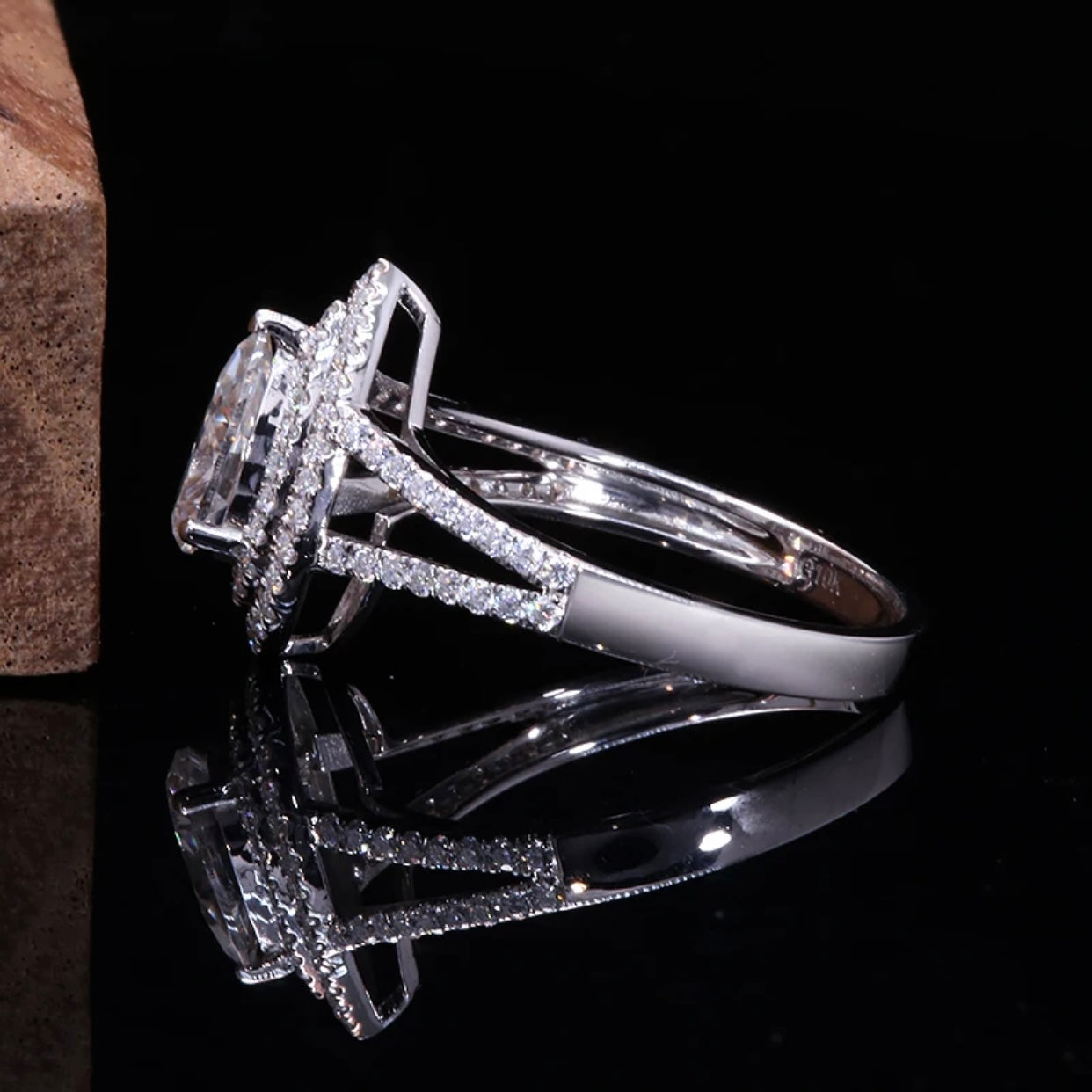 PEAR CUT 1CT WHITE GOLD LAB GROWN DIAMOND