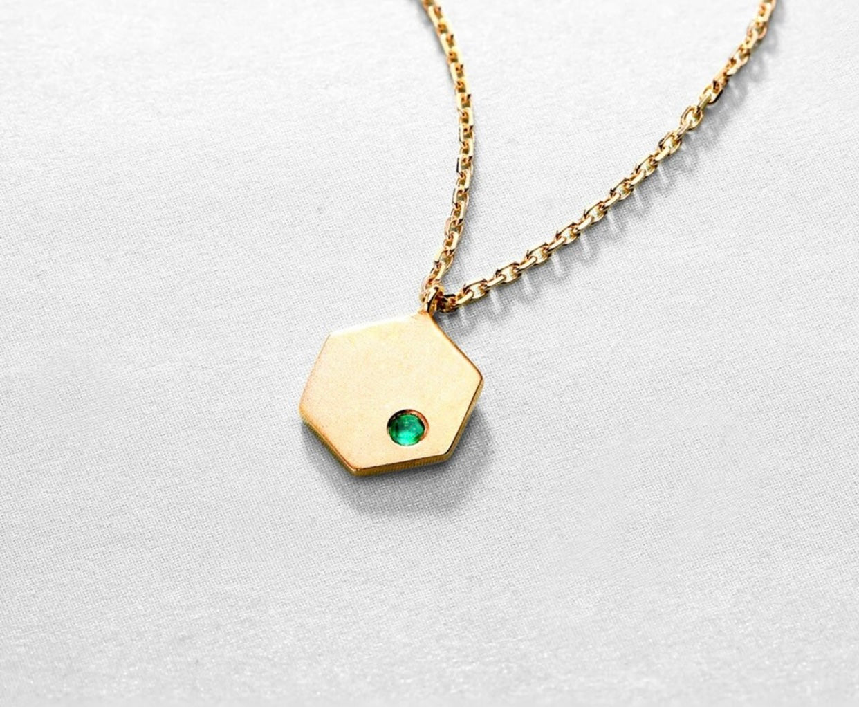 KENDRA GOLD HEXAGON EMERALD NECKLACE