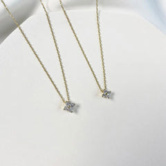 ROXY MOISSANITE CLOVER PENDENT NECKLACE