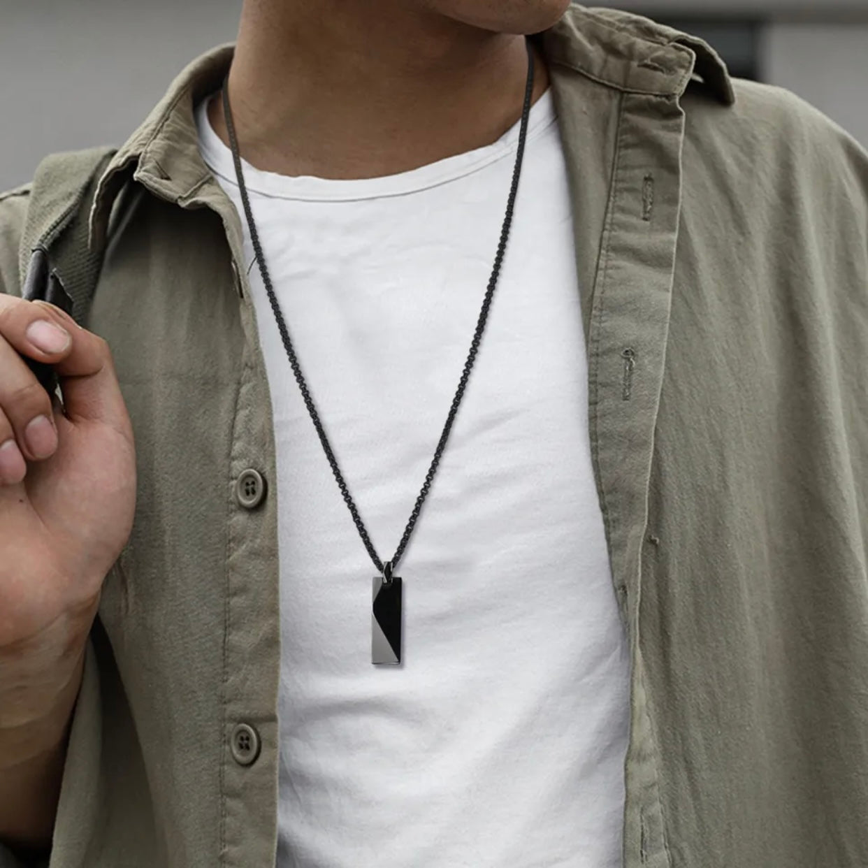 DANTE RECTANGLE PENDENT NECKLACE