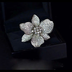 OLIVIA BLING FLOWER RING