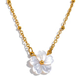 WINTER SHELL FLOWER NECKLACE