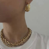 AMBRA RIBBED HOOP EARRINGS