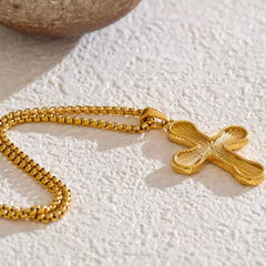AGOSTINA GOLD CROSS NECKLACE