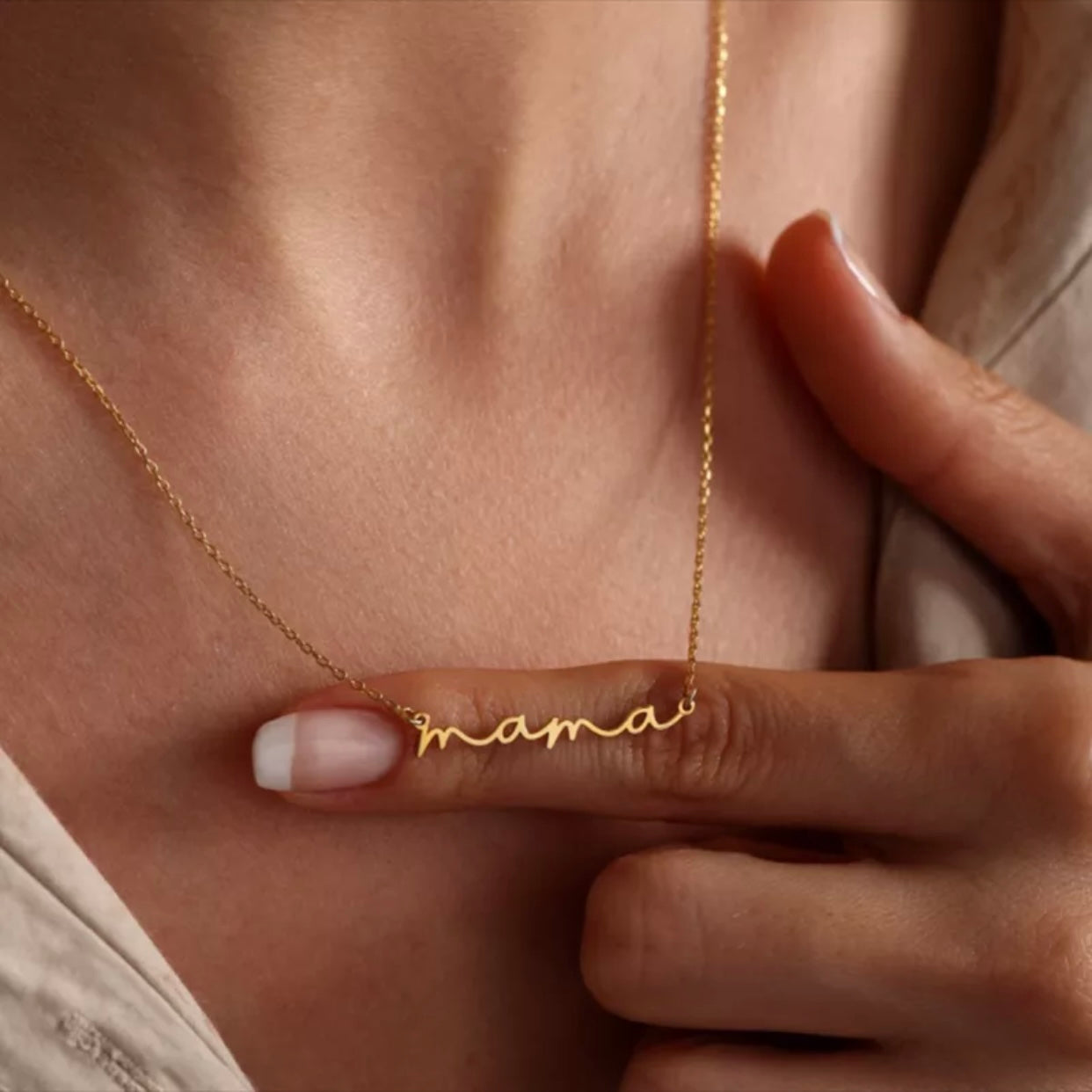 MELANIA MAMA NECKLACE