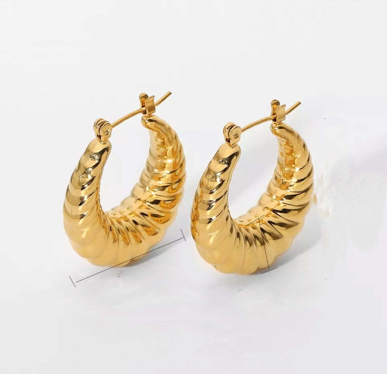 AMBRA CROISSANT SMOOTH SMALL HOOP EARRINGS