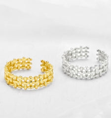 CAMILLA 3 ROW STERLING SILVER CHAIN RING