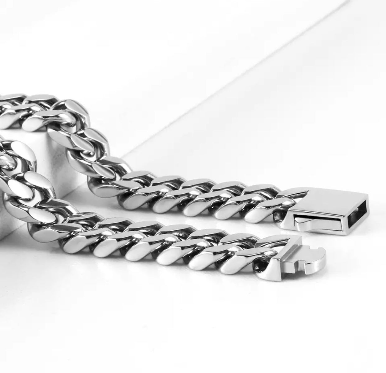 PASQUALINA CUBAN LINK WITH BOX CLASP NECKLACE