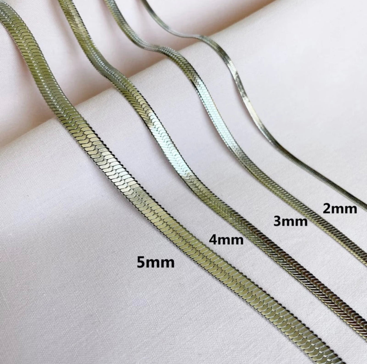 ANTONIA HERRINGBONE SNAKE CHAIN NECKLACE