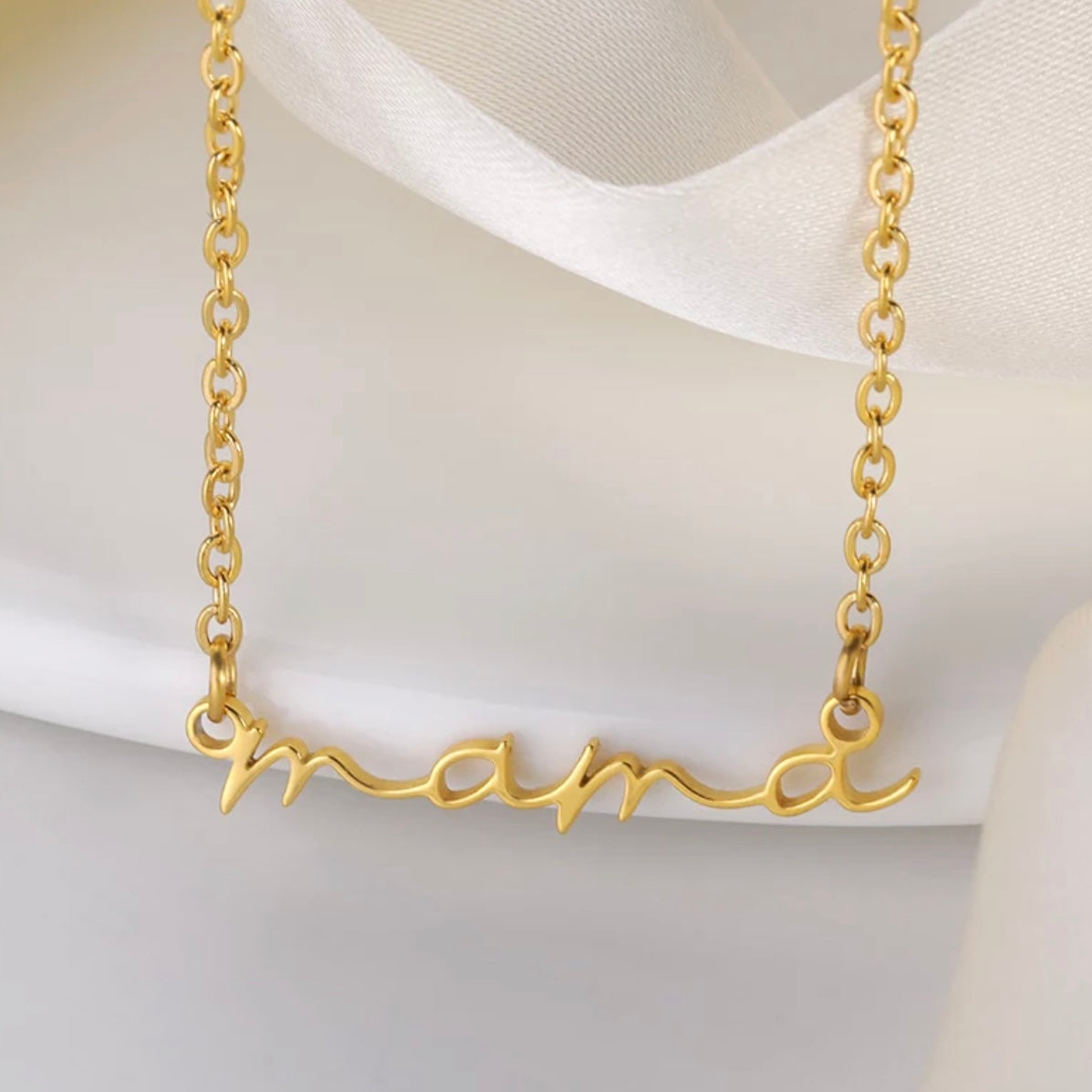 MELANIA MAMA NECKLACE