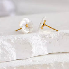 RILEY FLOWER STUD EARRINGS