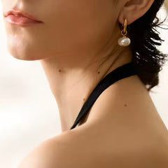 ALLESSANDRA TEAR DROP PEARL EARRINGS