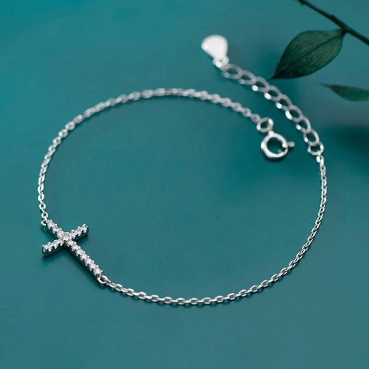 ANNA CROSS WITH CUBIC ZIRCONIA LINK CHAIN BRACELET