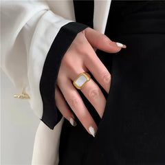 VERA MOTHER OF PEARL SIGNET RING