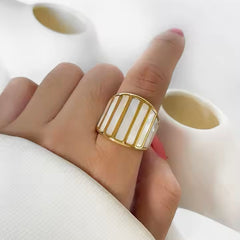 MALAYSIA MOTHER OF PEARL SIGNET RING