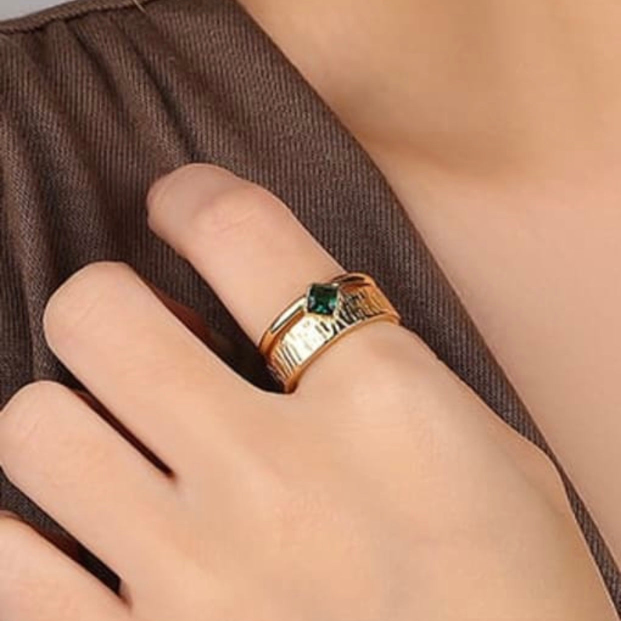 REA STERLING SILVER MARQUISE EMERALD GREEN RING