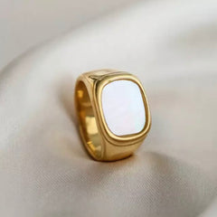 VERA MOTHER OF PEARL SIGNET RING