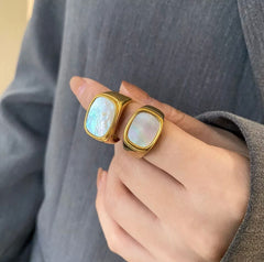 VERA MOTHER OF PEARL SIGNET RING